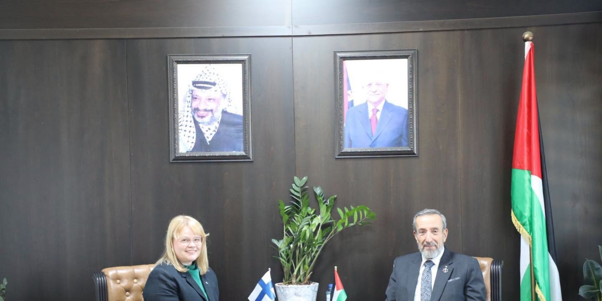 وزير العدل يلتقي السفيرة الفنلندية